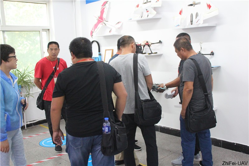 河北智飛極農(nóng)無人機(jī)科技|保定ASFC無人機(jī)駕駛員培訓(xùn)考證|打藥撒藥噴藥植保無人機(jī)